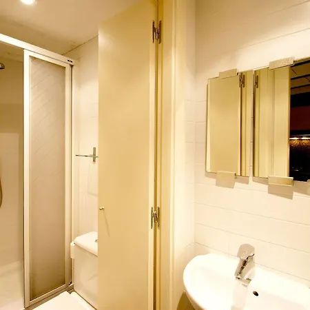 Borne Down Town Hotel 3*